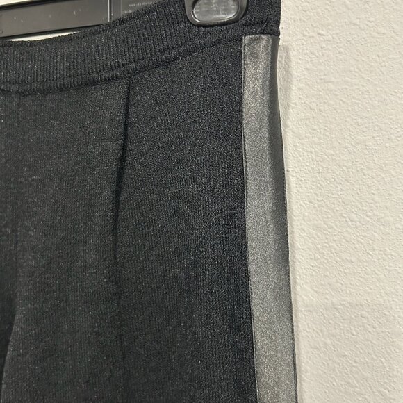 Wide-Leg Black Knit Pants Gray Stripe Accents Comfort Fit Stylish Design Sporty - Picture 4 of 7